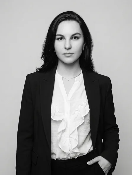 ЭЛИНА МИХАЙЛОВА